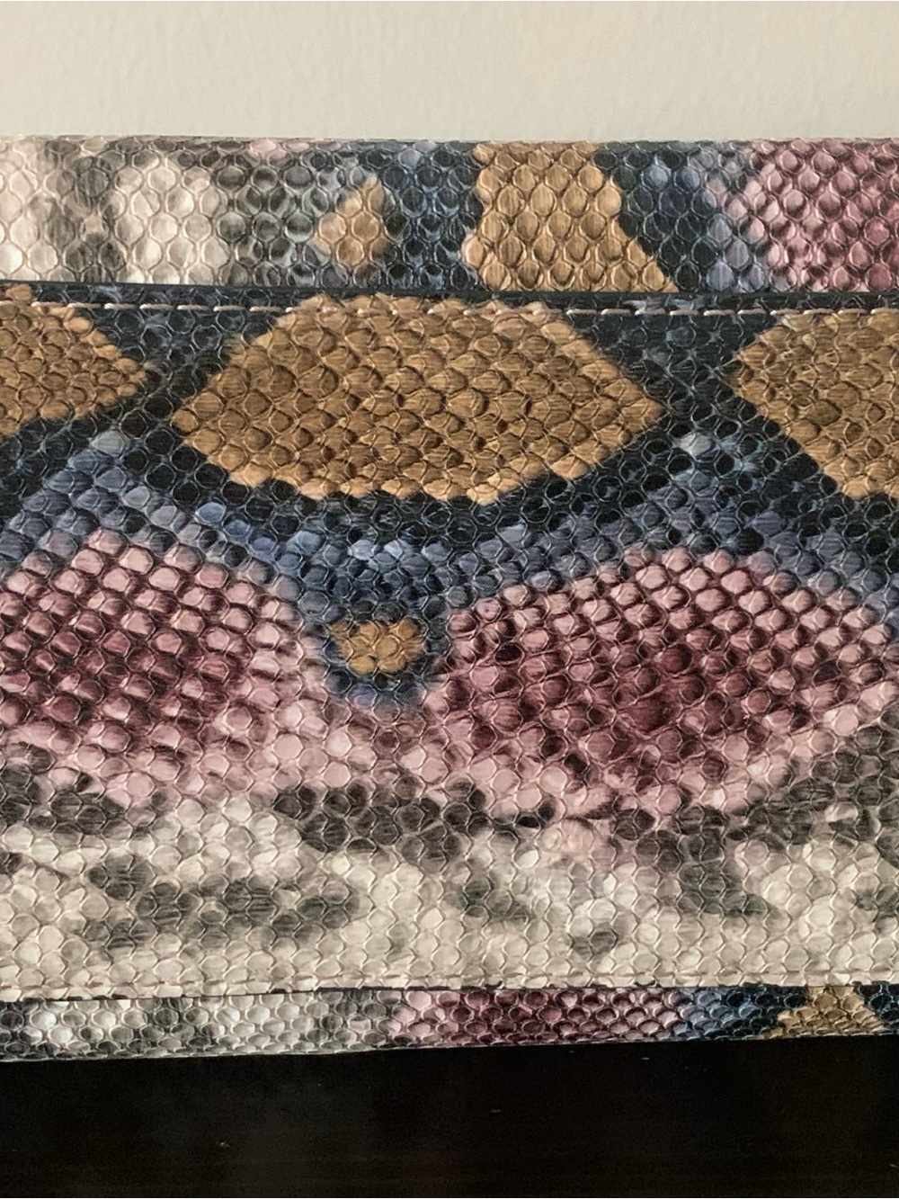 Stylish Multicolor Snake-Print Shoulder Bag - Picture 7 of 8